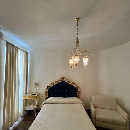 Maria Francesca 4*