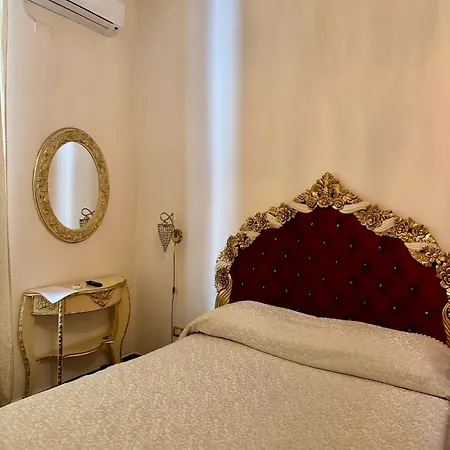 Nocleg ze śniadaniem Maria Francesca 4*